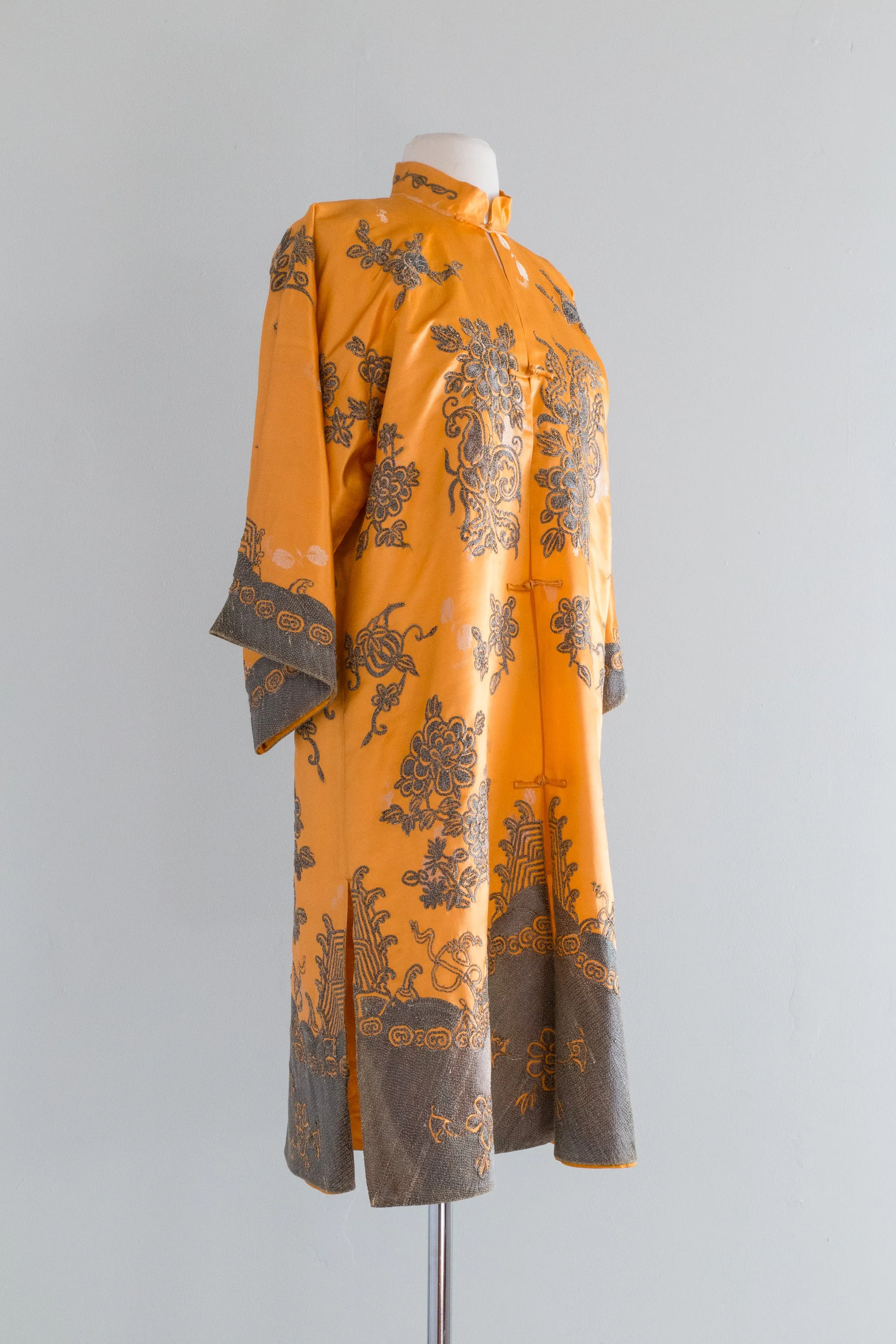 Exquisite 1920's Tangerine Silk Chinese Jacket Metallic Embroidery Thread / SM