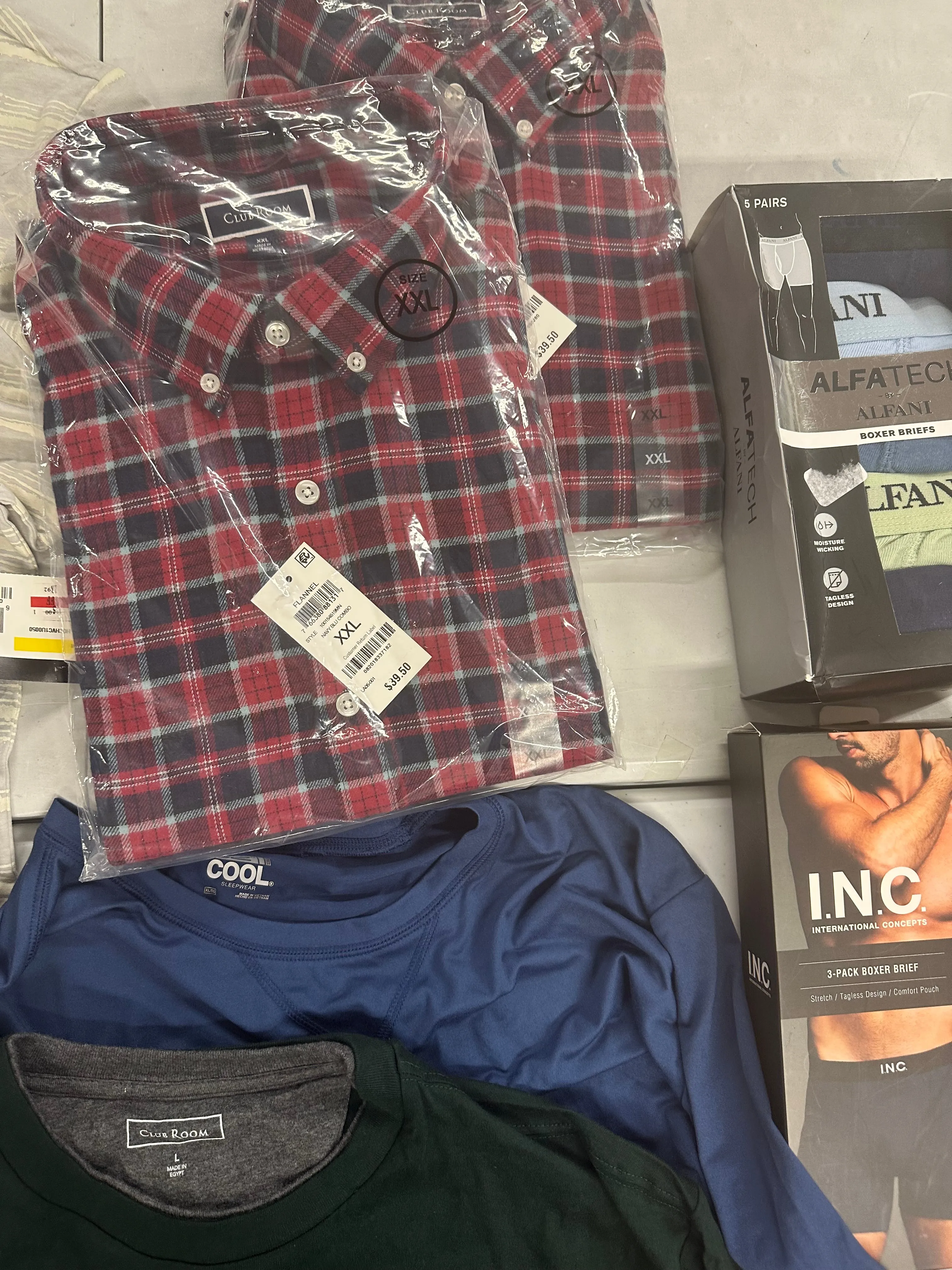 Men's Clothing Tops & Others Wholesale Lot, PERRY ELLIS, 32 DEGREES, BAR III, CLUB ROOM, INC and more, 11 items, Shelf Pulls, MSRP $537