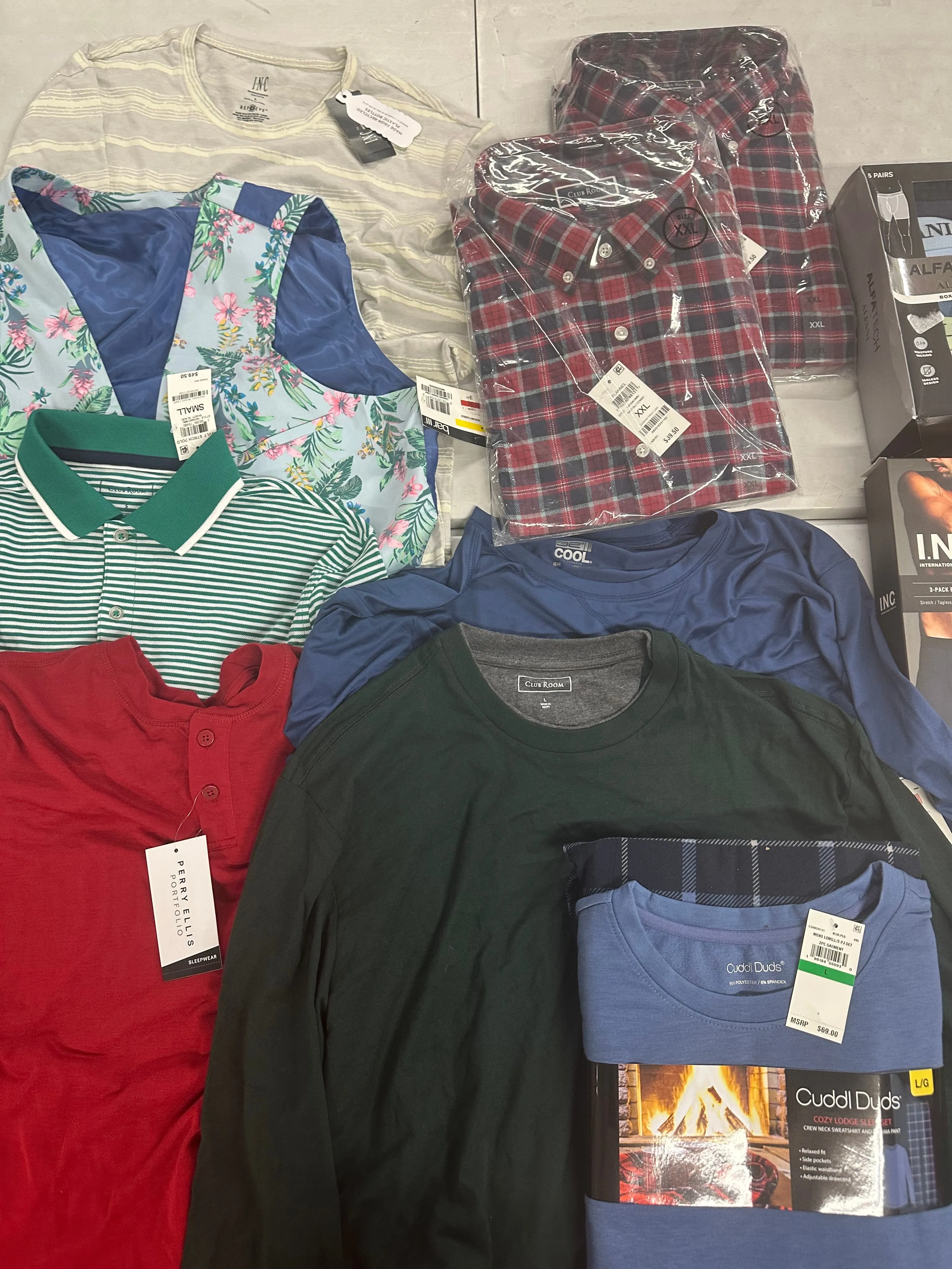 Men's Clothing Tops & Others Wholesale Lot, PERRY ELLIS, 32 DEGREES, BAR III, CLUB ROOM, INC and more, 11 items, Shelf Pulls, MSRP $537