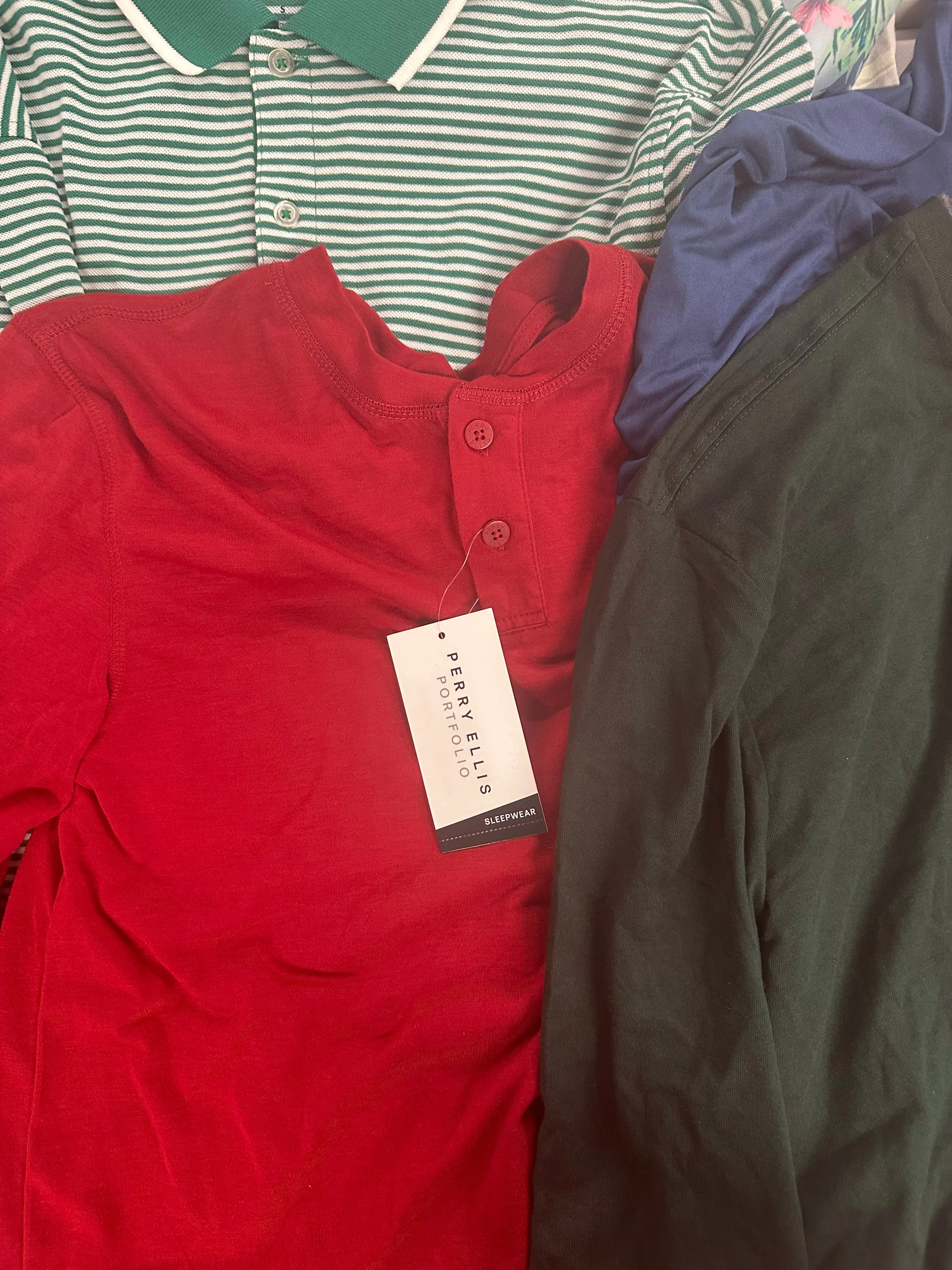 Men's Clothing Tops & Others Wholesale Lot, PERRY ELLIS, 32 DEGREES, BAR III, CLUB ROOM, INC and more, 11 items, Shelf Pulls, MSRP $537